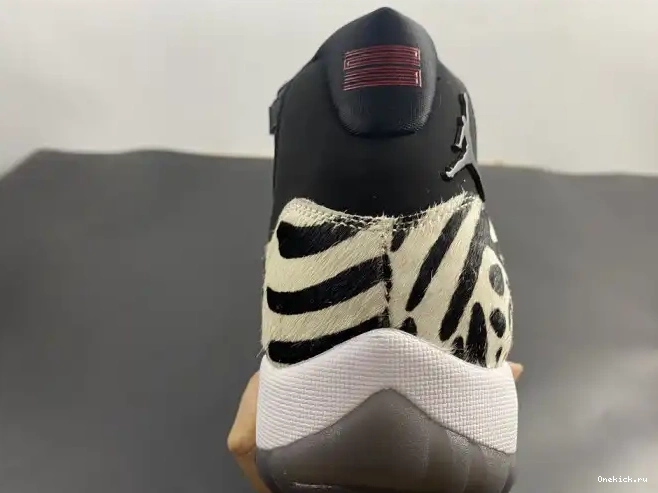 One Kick ANIMAL AIR JORDAN 11 INSTINCT AR0715-010 0531